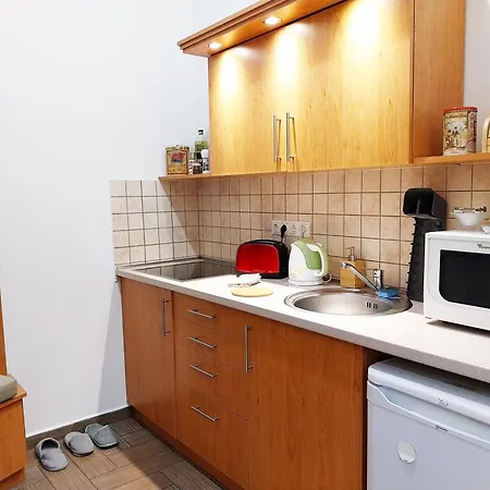 King Bed & Cozy Lighting, Free Wifi In Budapest Exterior photo