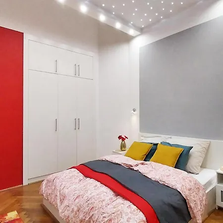 King Bed & Cozy Lighting, Free Wifi In Budapest Exterior photo