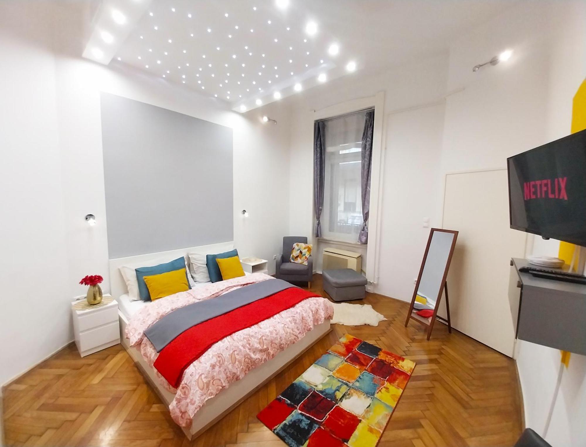 King Bed & Cozy Lighting, Free Wifi In בודפשט
