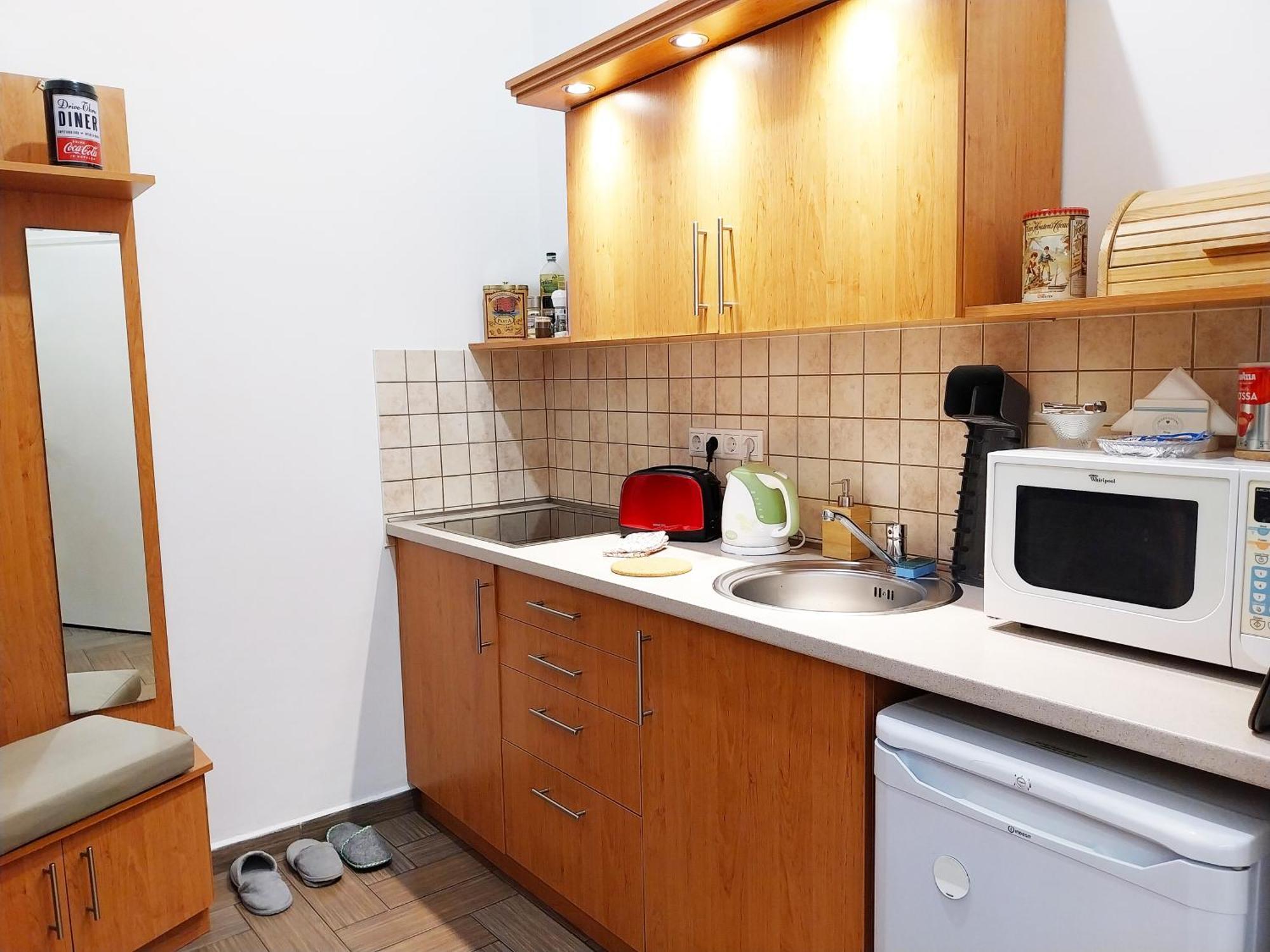 King Bed & Cozy Lighting, Free Wifi In Appartamento Budapest
